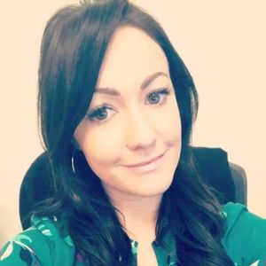 Meet your Posher, Caitlin mary